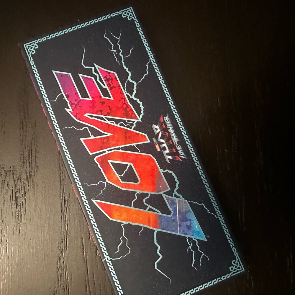Marvel Studios' Thor: Love and Thunder Face Palette
Bronze Shimmer - Picture 3 of 5
